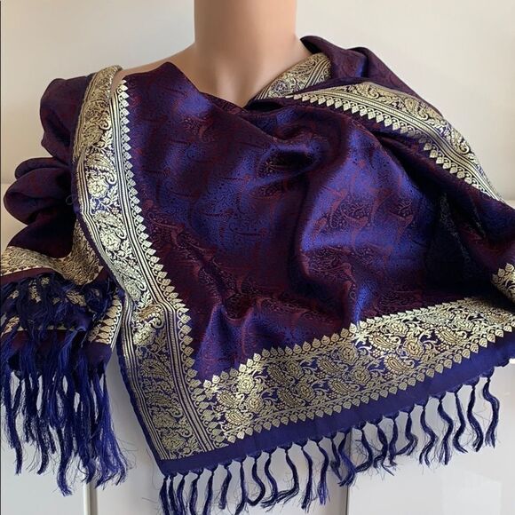 Vintage silk navy burgundy Jaquard gold shawl - Picture 3 of 10